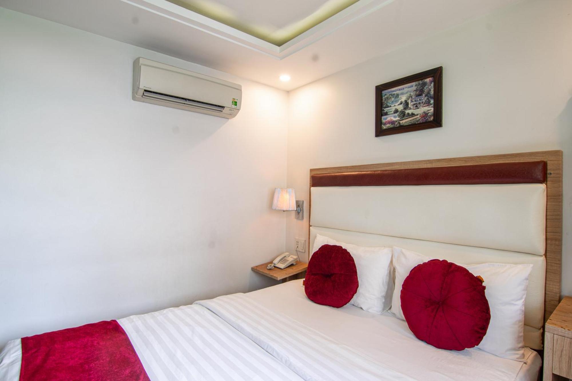 Diamond Massage & Khách sạn *